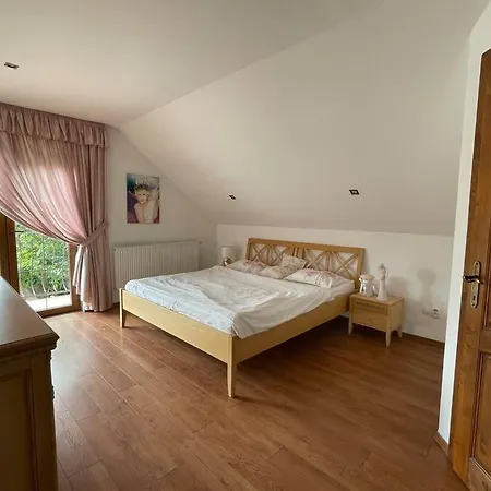 Vakantiehuis Krasny Stylovy Dom V Rovinke Rovinka