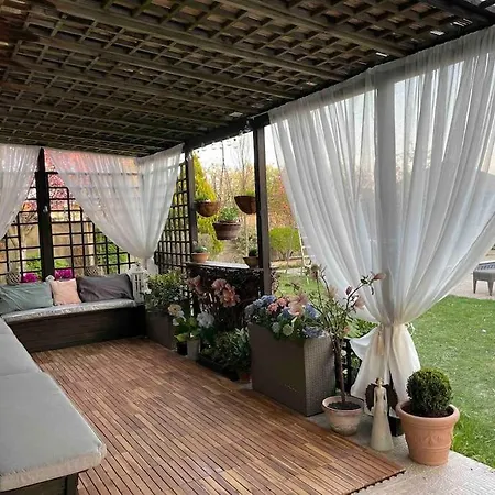 Vakantiehuis Krasny Stylovy Dom V Rovinke Rovinka
