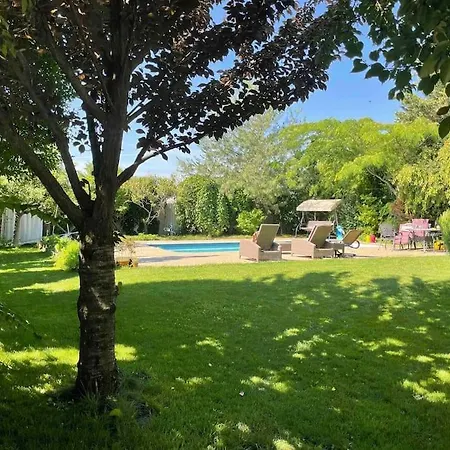 Krasny Stylovy Dom V Rovinke *