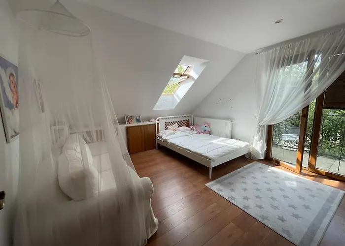 Krasny Stylovy Dom V Rovinke Rovinka