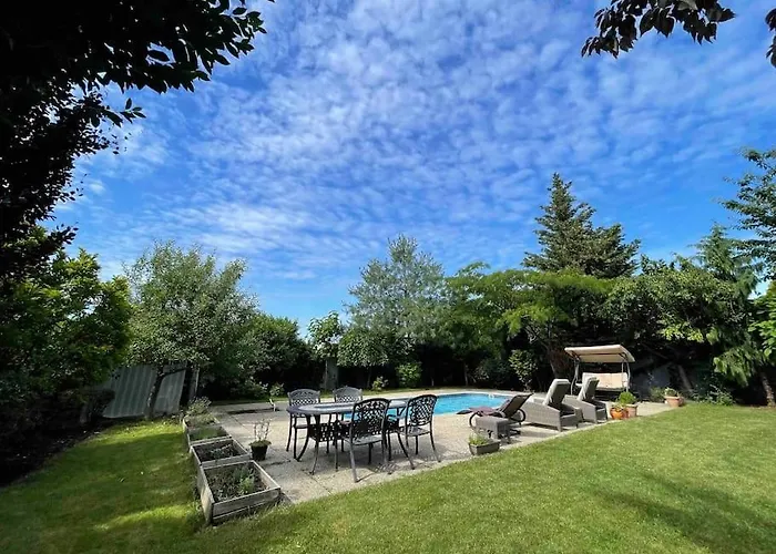 Krasny Stylovy Dom V Rovinke Holiday home