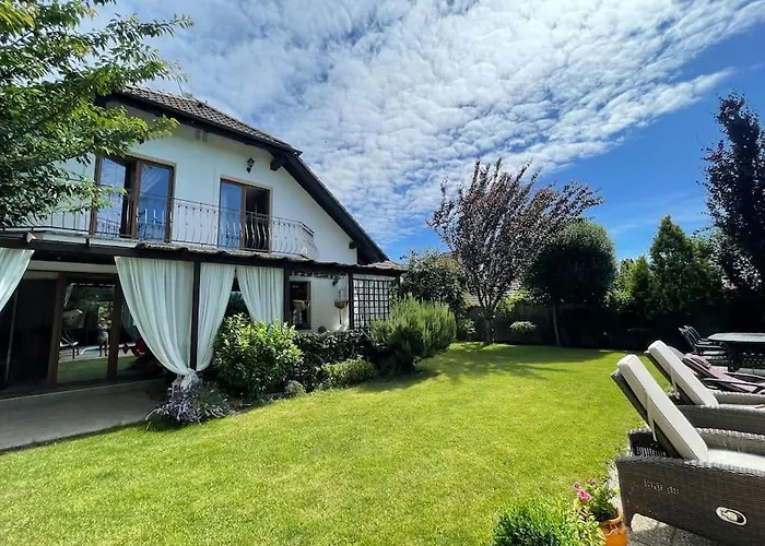 Krasny Stylovy Dom V Rovinke Holiday home *